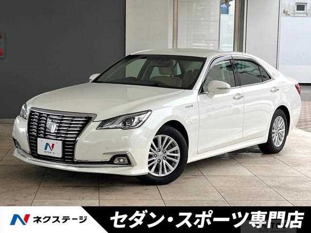 2016 Toyota Crown Hybrid