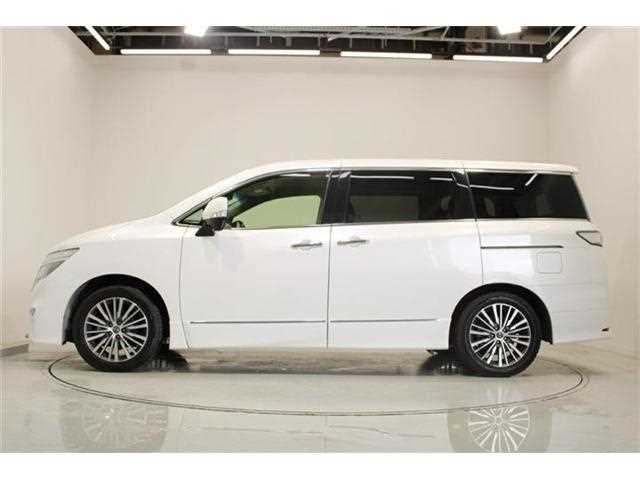 Nissan Elgrand 2024 — фото 10 купить в Москве