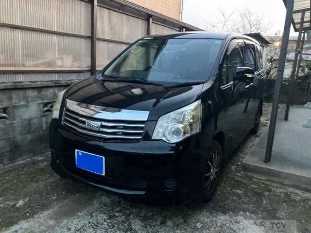 2013 Toyota Noah