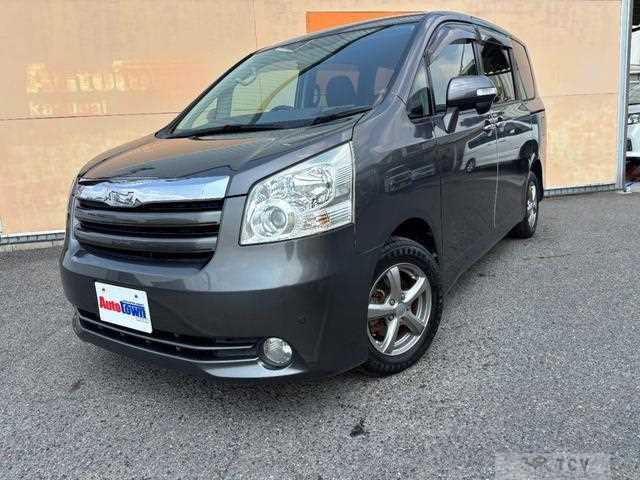 2010 Toyota Noah