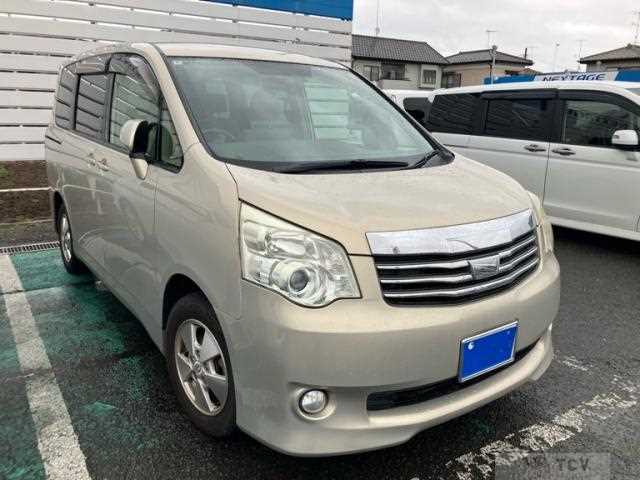 2012 Toyota Noah