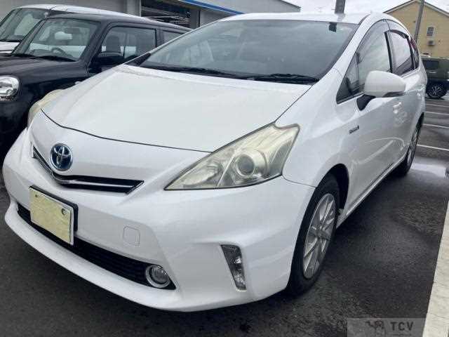 2013 Toyota PRIUS α