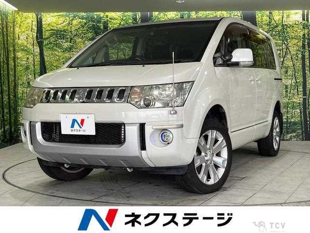 2011 Mitsubishi Delica D5