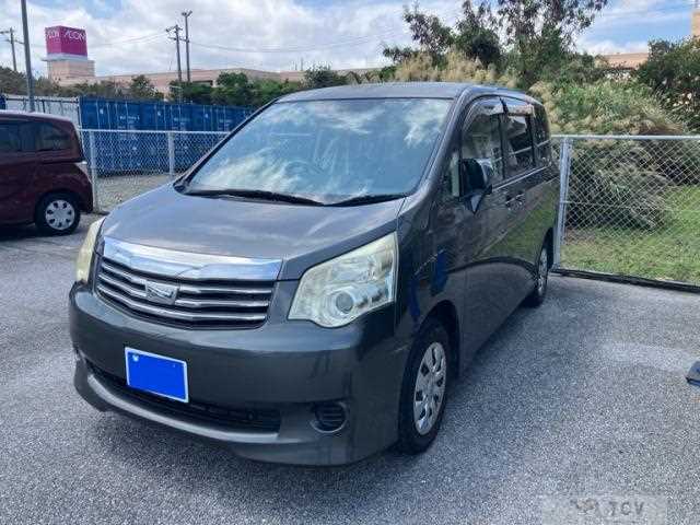 2013 Toyota Noah