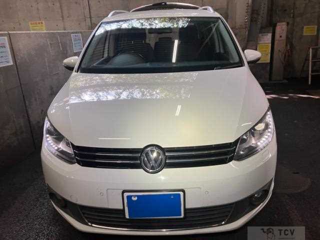 2014 Volkswagen Golf Touran