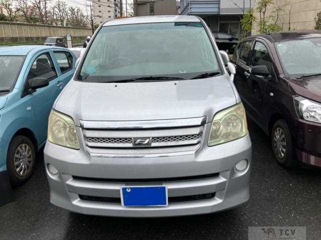 2006 Toyota Noah