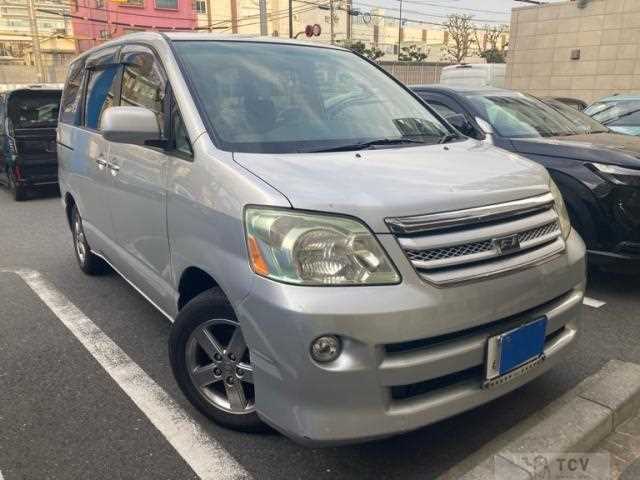 2007 Toyota Noah