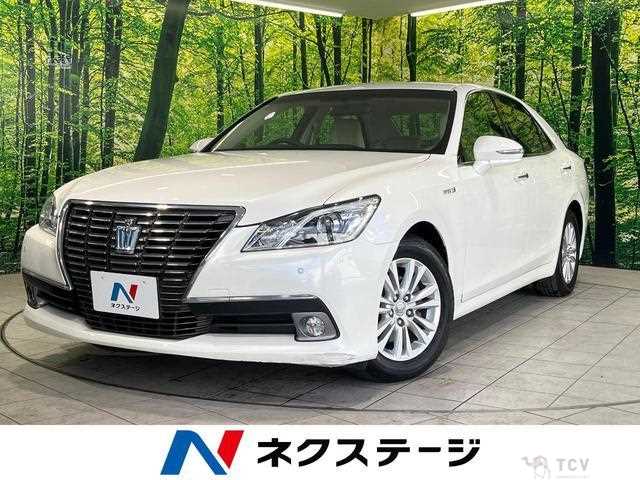 2013 Toyota Crown Hybrid