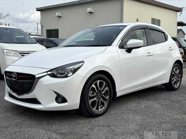 2016 Mazda Demio