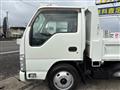 2013 Isuzu Elf Truck