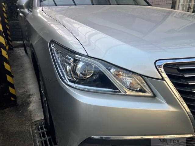 2013 Toyota Crown
