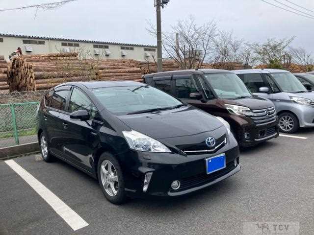 2013 Toyota PRIUS α