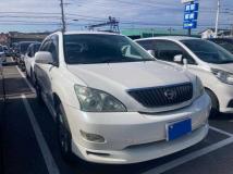 2004 Toyota Harrier