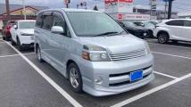 2005 Toyota Voxy