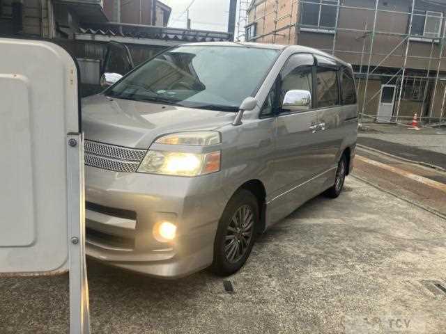 2007 Toyota Voxy