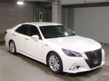 2013 Toyota Crown Hybrid