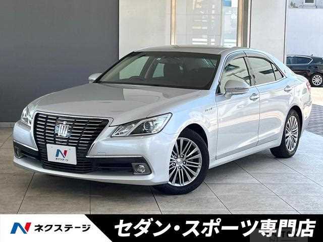 2013 Toyota Crown Hybrid