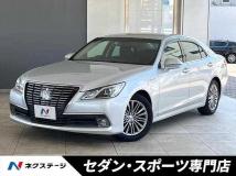 2013 Toyota Crown Hybrid
