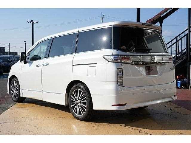 Nissan Elgrand 2024 — фото 4 купить в Москве