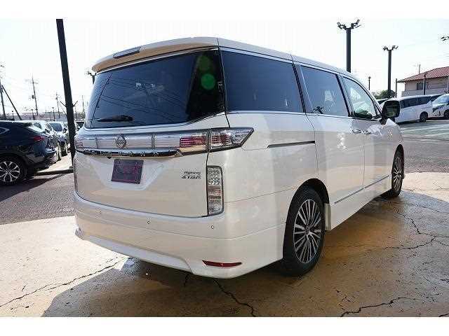 Nissan Elgrand 2024 — фото 5 купить в Москве