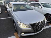 2015 Toyota Crown Hybrid