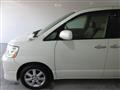 2005 Toyota Noah
