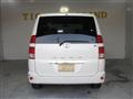 2005 Toyota Noah