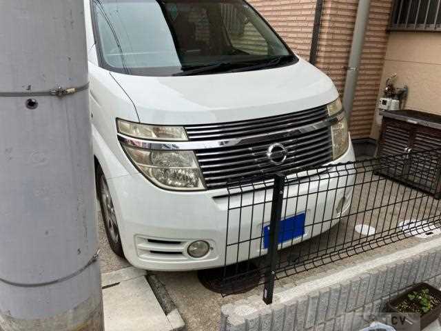 2004 Nissan Elgrand