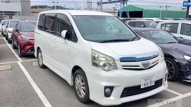 2011 Toyota Noah