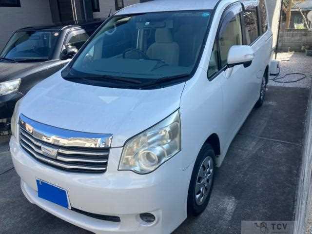 2013 Toyota Noah