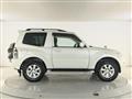 2016 Mitsubishi Pajero