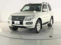 2016 Mitsubishi Pajero