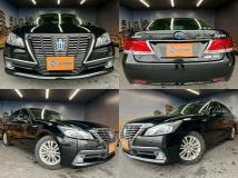 2013 Toyota Crown Hybrid
