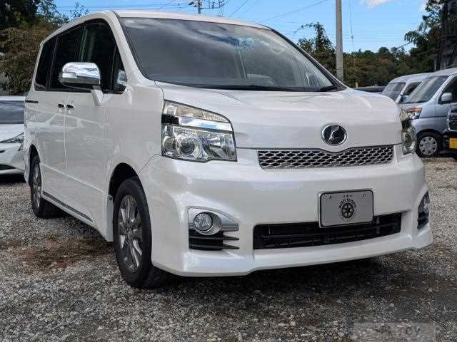 2013 Toyota Voxy
