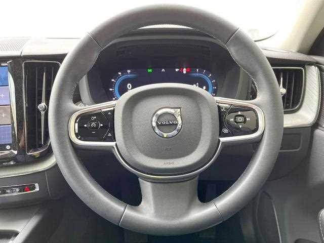 Volvo XC60 2025 — фото 11 купить в Москве