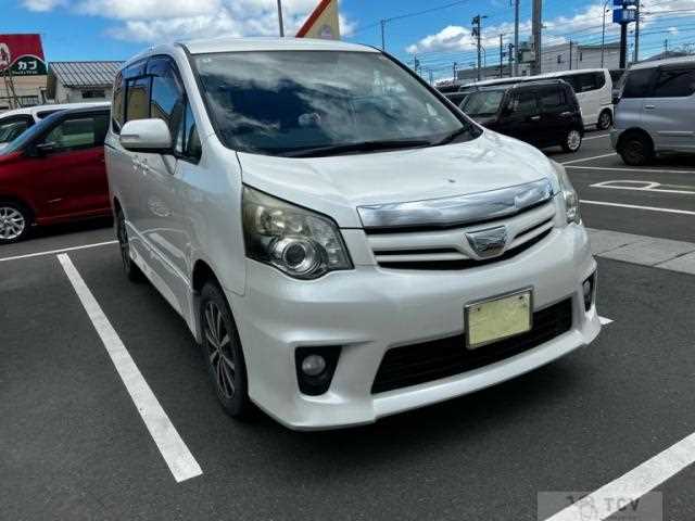 2010 Toyota Noah