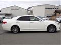2013 Toyota Crown Hybrid