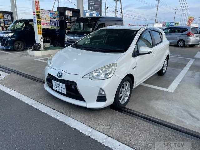 2013 Toyota AQUA