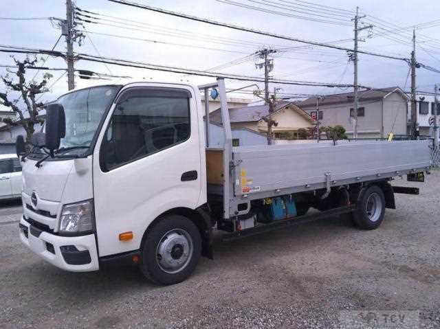 2025 Hino Dutro