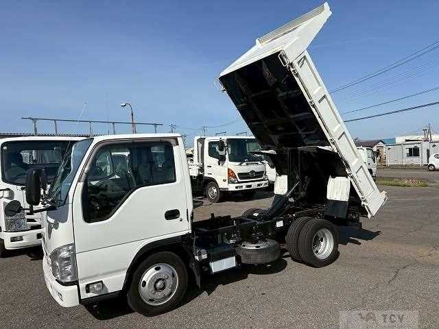 2020 Isuzu Elf Truck