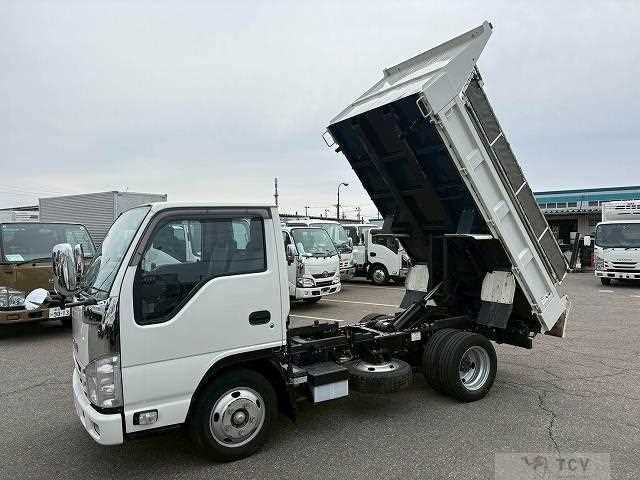 2021 Isuzu Elf Truck