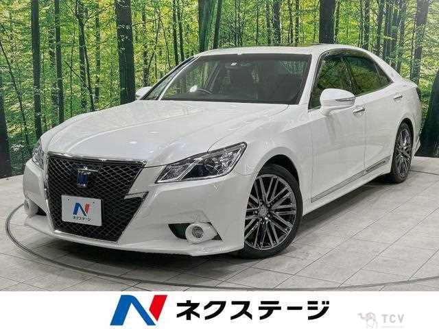 2013 Toyota Crown Hybrid
