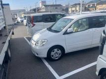 2005 Toyota Raum