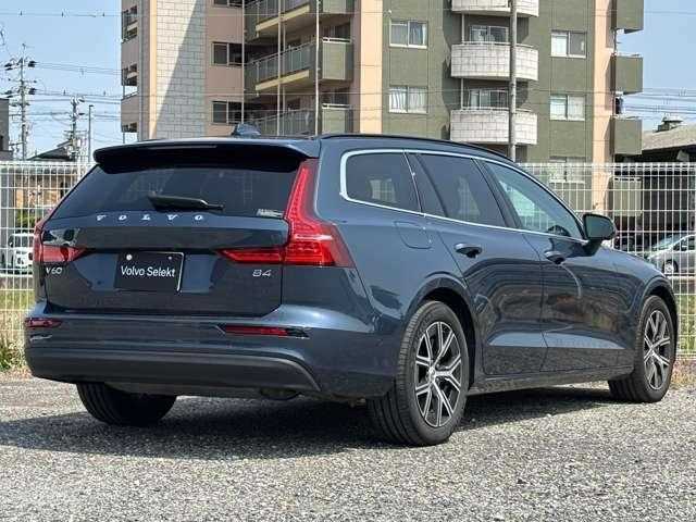 Volvo V60 2023 — миниатюра 4