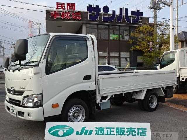 2022 Toyota Dyna Truck