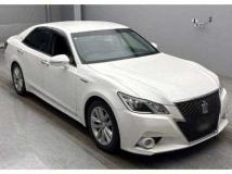 2014 Toyota Crown Hybrid