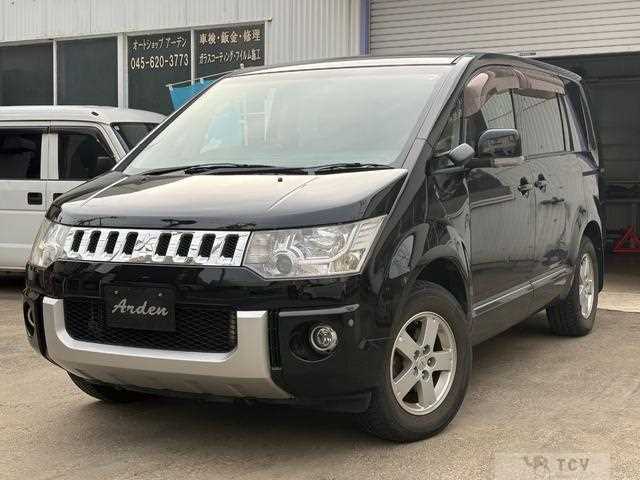 2011 Mitsubishi Delica D5