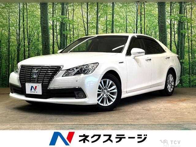 2013 Toyota Crown Hybrid