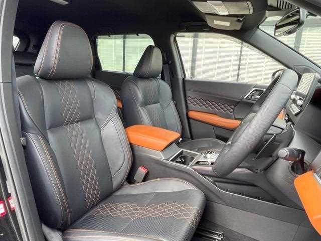Mitsubishi Outlander 2023 — миниатюра 10