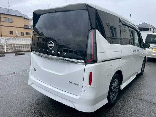 Nissan Serena 2025 — миниатюра 5